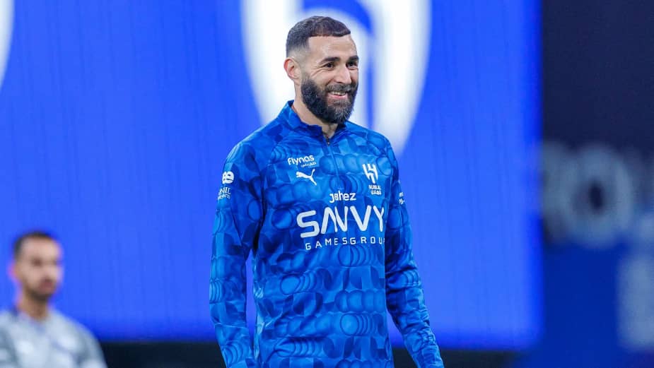 مفاجأة.. هل تعاقد الهلال مع بنزيما مقابل 800 مليون ريال؟