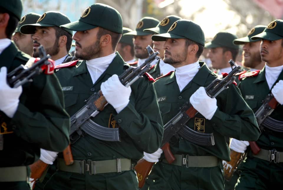 حذر من هجمات إيرانية.. ضغوط أمريكية لتصنيف الحرس الثوري وحزب الله منظمتين إرهابيتين