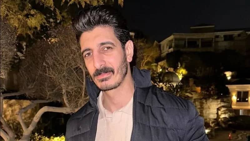 ضابط مصري يترك الشرطة بحثاً عن ثروة على “السوشال ميديا”