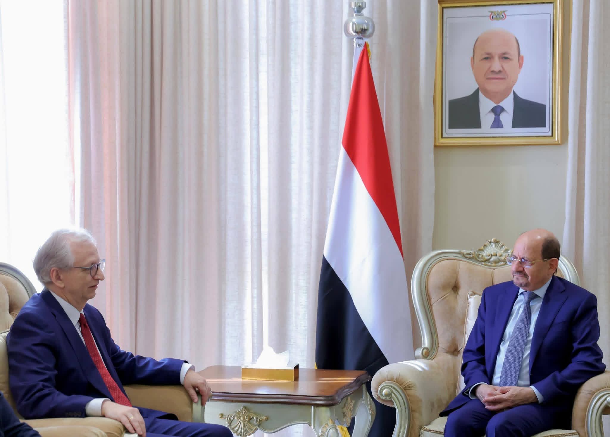 الزنداني: دعم المجتمع الدولي للحكومة الشرعية استثمار في الاستقرار الإقليمي