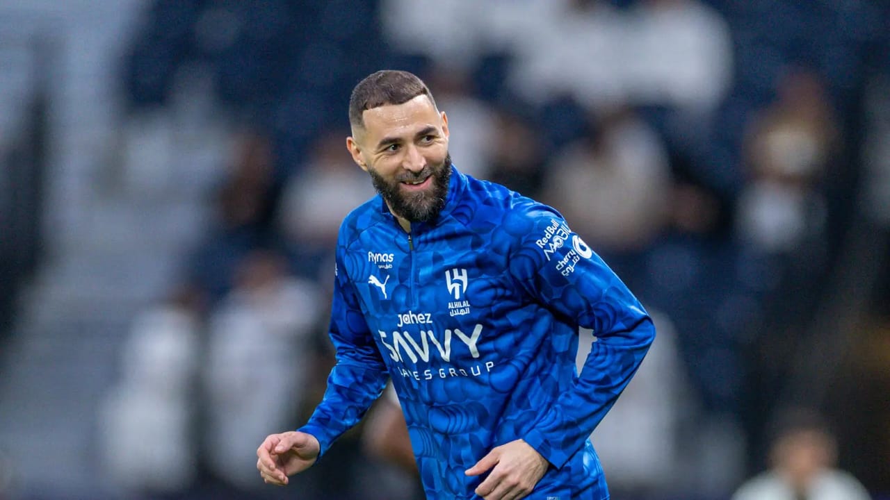 بنزيما يفضح داروين نونيز في 10 مباريات
