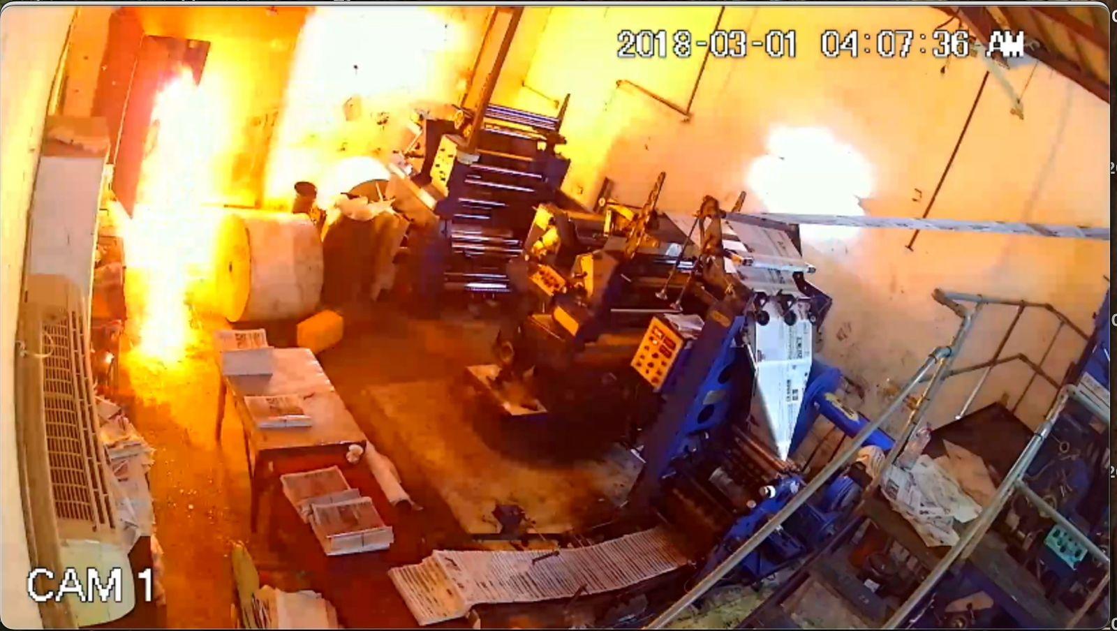 مؤسسة “الشموع” تجدد المطالبة بالتحقيق في جريمة إحراق مقرها في عدن