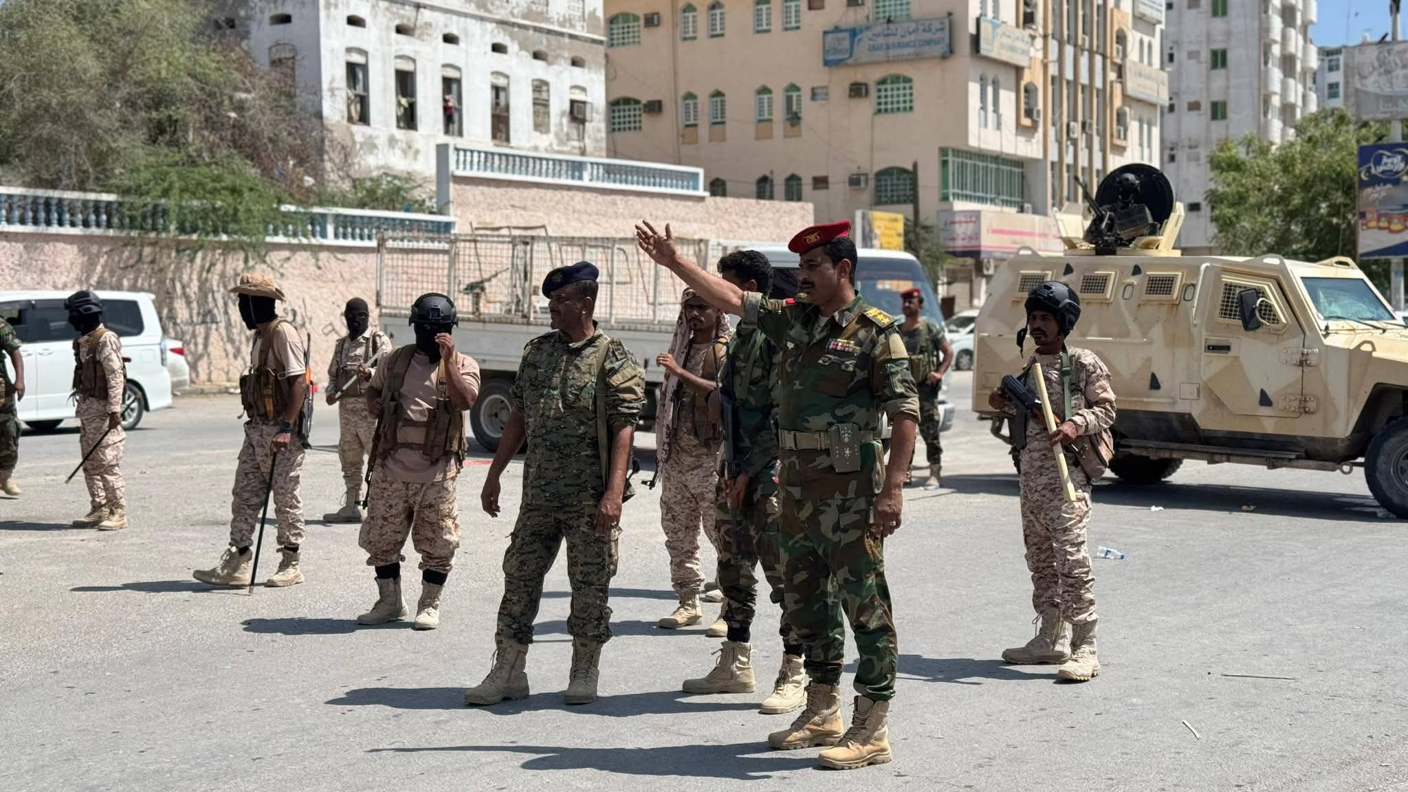 المنطقة العسكرية الثانية تنفذ انتشارًا أمنيًا واسعًا في مدينة المكلا