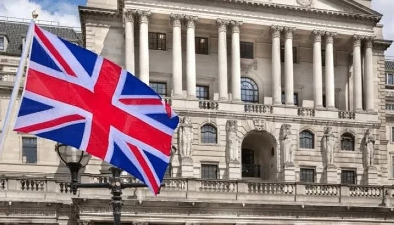 بريطانيا تُجلي دبلوماسييها من طهران خوفاً من تصعيد عسكري