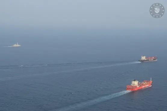 “أسبيدس” تعلن نجاح فرقاطة إيطالية في تأمين مرور سفن تجارية بالبحر الأحمر