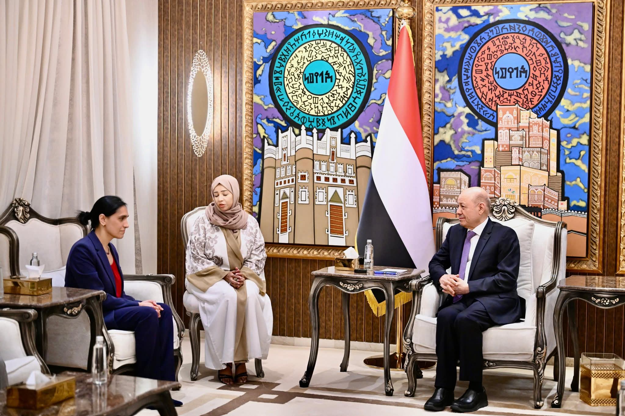 العليمي يؤكد أولوية العمل على إغلاق ملف الوكلاء في أي اتفاق مع النظام الإيراني