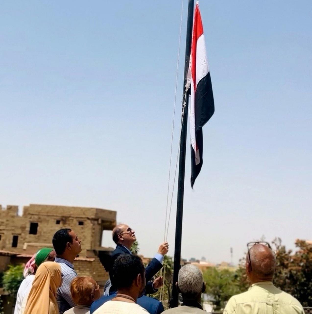 رفع علم الجمهورية اليمنية في مقر السفارة بالخرطوم تمهيدًا لاستئناف عمل البعثة