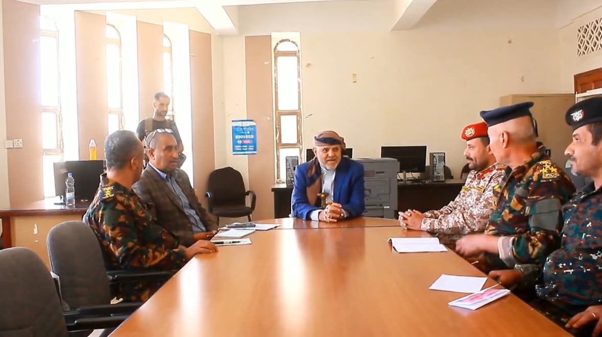 وصفها بـ“المتطورة والمتنامية”.. محافظ تعز يشيد بإنجازات الحملة الأمنية والعسكرية المشتركة في التربة